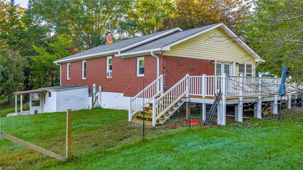 117 Andrews Ridge Road Sparta, NC 28675 - Photo 4 of 49