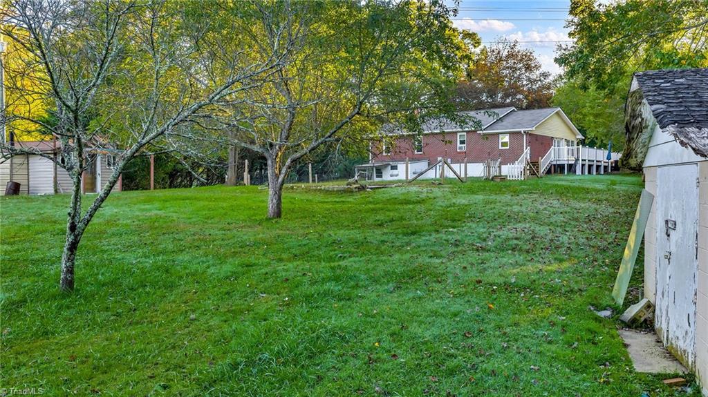 117 Andrews Ridge Road Sparta, NC 28675 - Photo 5 of 49