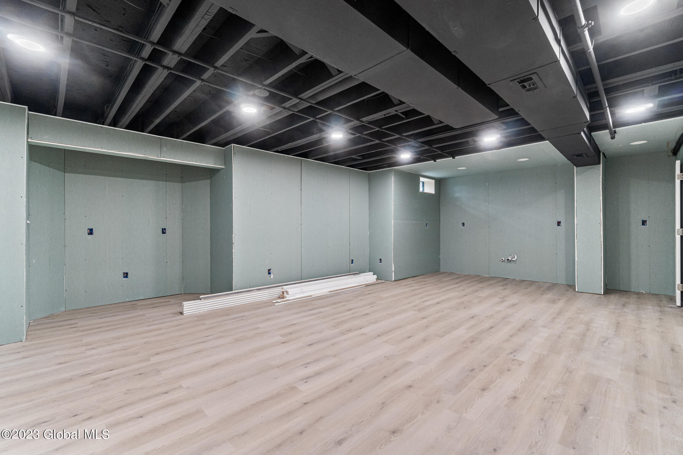 14 David Lane Halfmoon, NY 12065 - Photo 28 of 48 14 David Ln-37 - Copy