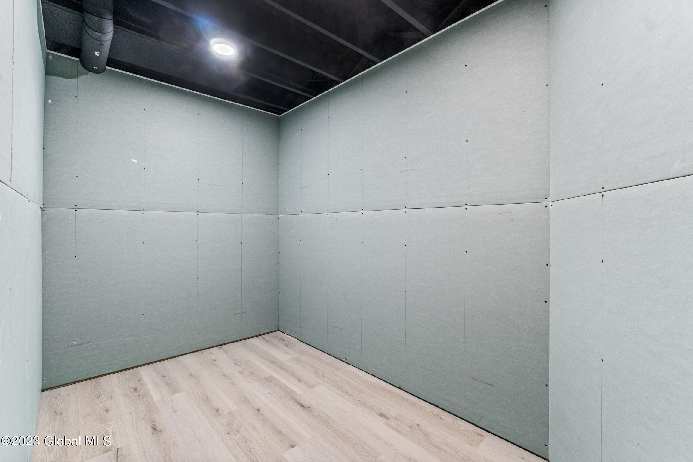 14 David Lane Halfmoon, NY 12065 - Photo 32 of 48 14 David Ln-41 - Copy