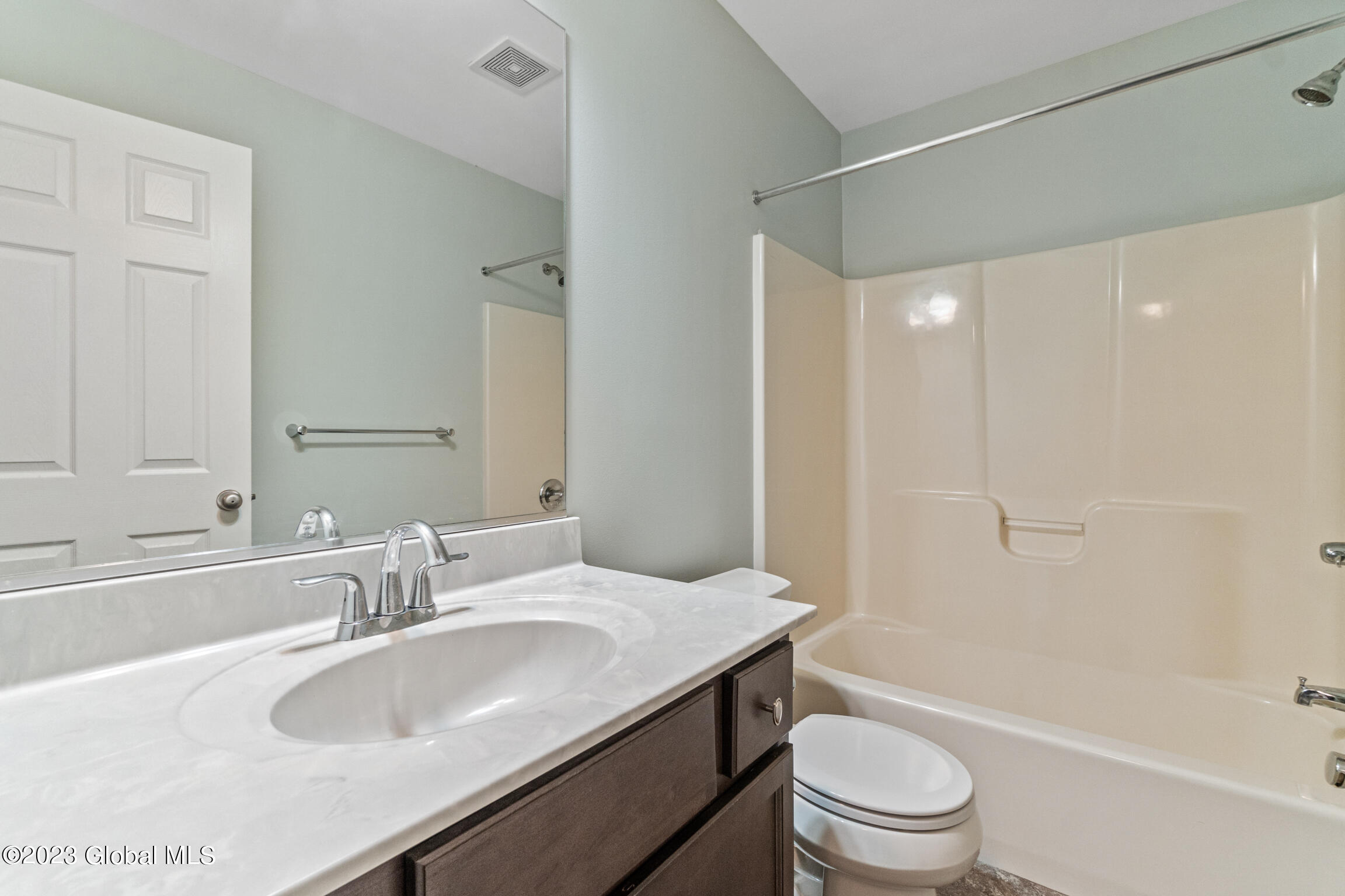 14 David Lane Halfmoon, NY 12065 - Photo 47 of 48 14 David Ln-57