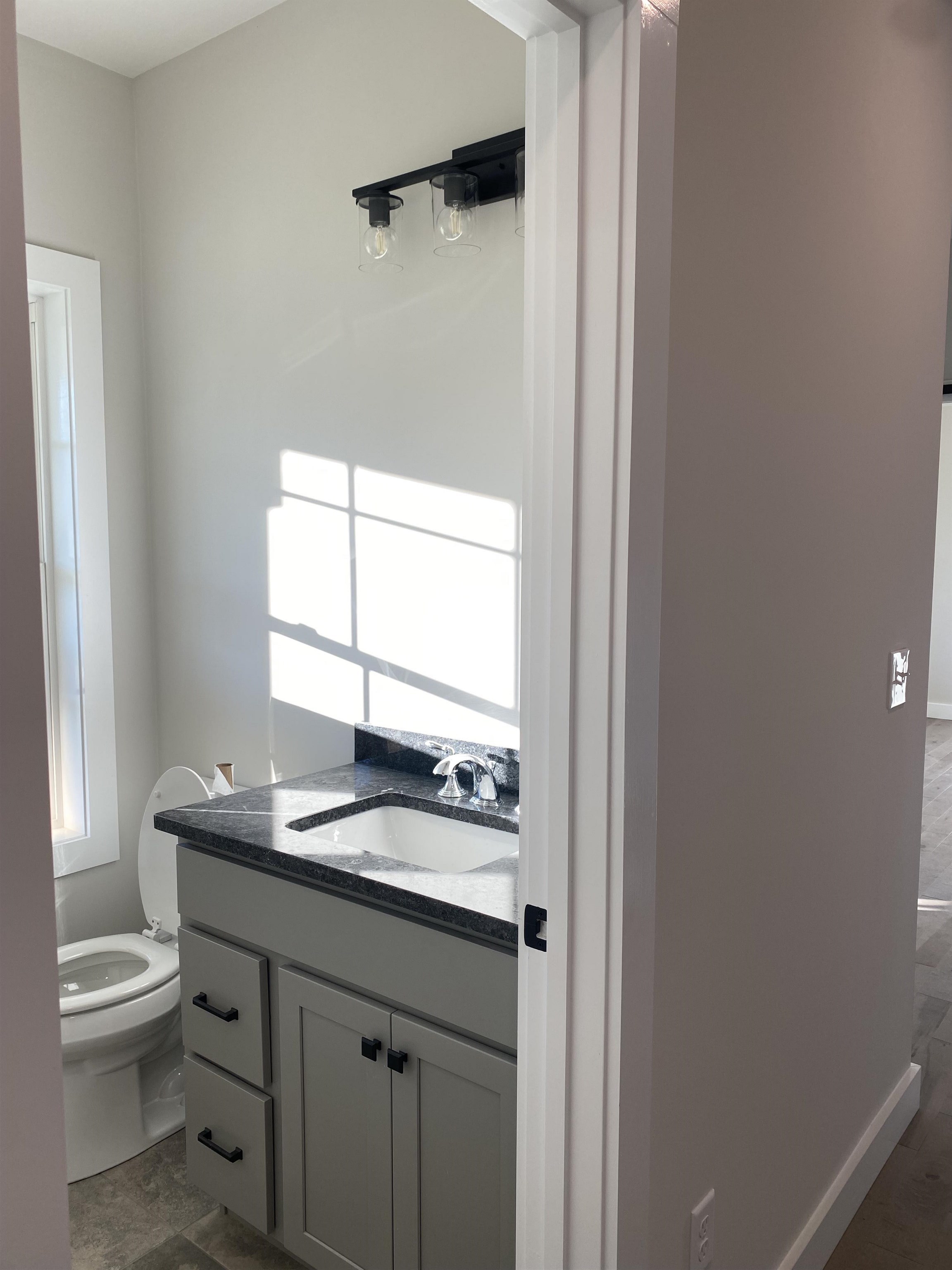 34 Laurel Road, Unit 11 Hooksett, NH 03106 - Photo 12 of 32 Gallery Image 12