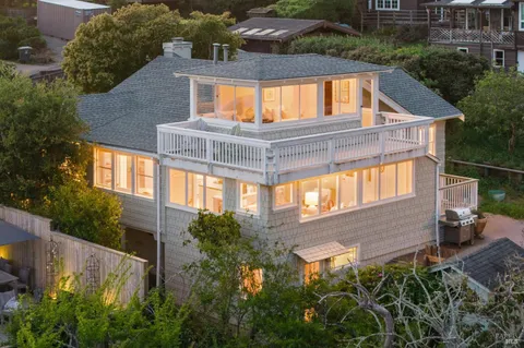 $3,680,000 | 40 Laurel Avenue, Stinson Beach, CA 94970