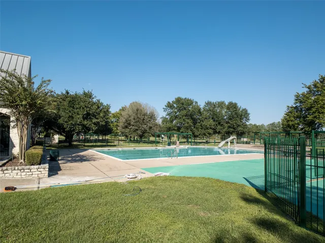 $2,000 | 17234 Rancho Verde Way, Houston, TX 77095