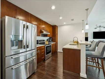 $429,000 | 5925 Almeda Road, Unit 11901, Houston, TX 77004