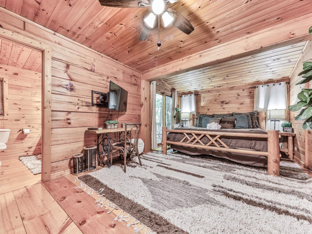 189 Smith Hill Road Blue Ridge, GA 30513 - Photo 18 of 29 a room with furniture