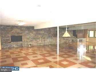 7728 Green Valley Road Cheltenham, PA 19095 - Photo 4 of 12 Family Room