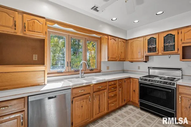 $279,900 | 4718 20th Avenue, Moline, IL 61265