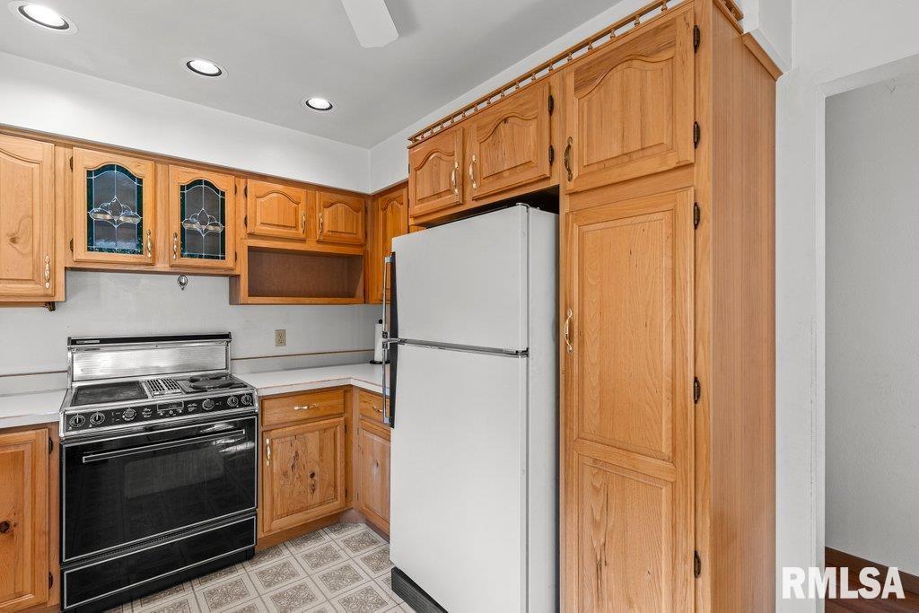 4718 20th Avenue Moline, IL 61265 - Photo 7 of 37