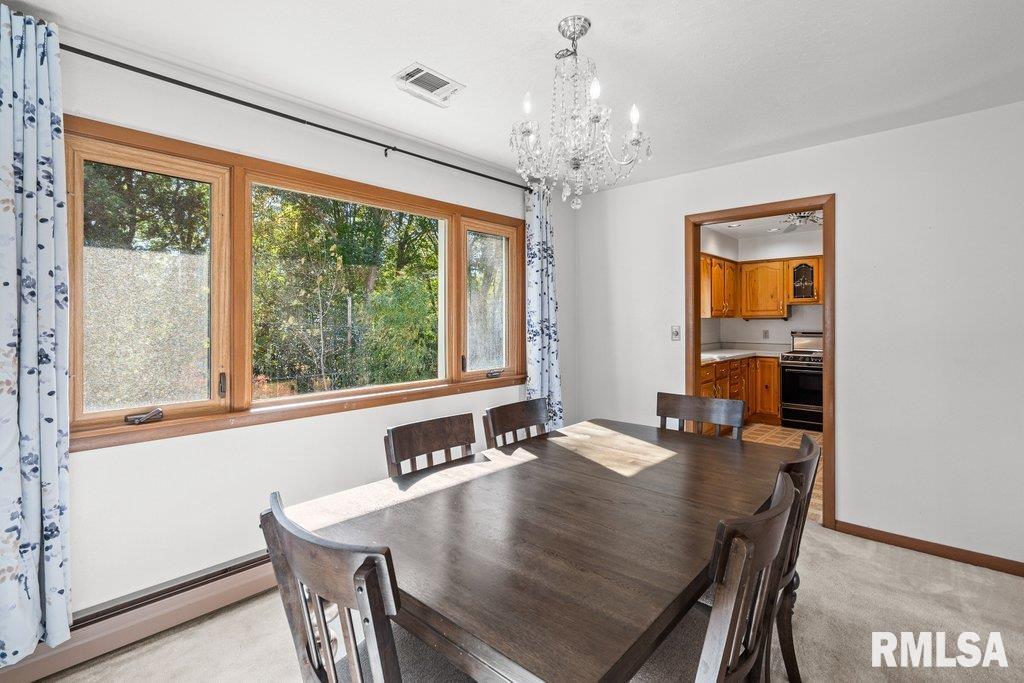 4718 20th Avenue Moline, IL 61265 - Photo 10 of 37