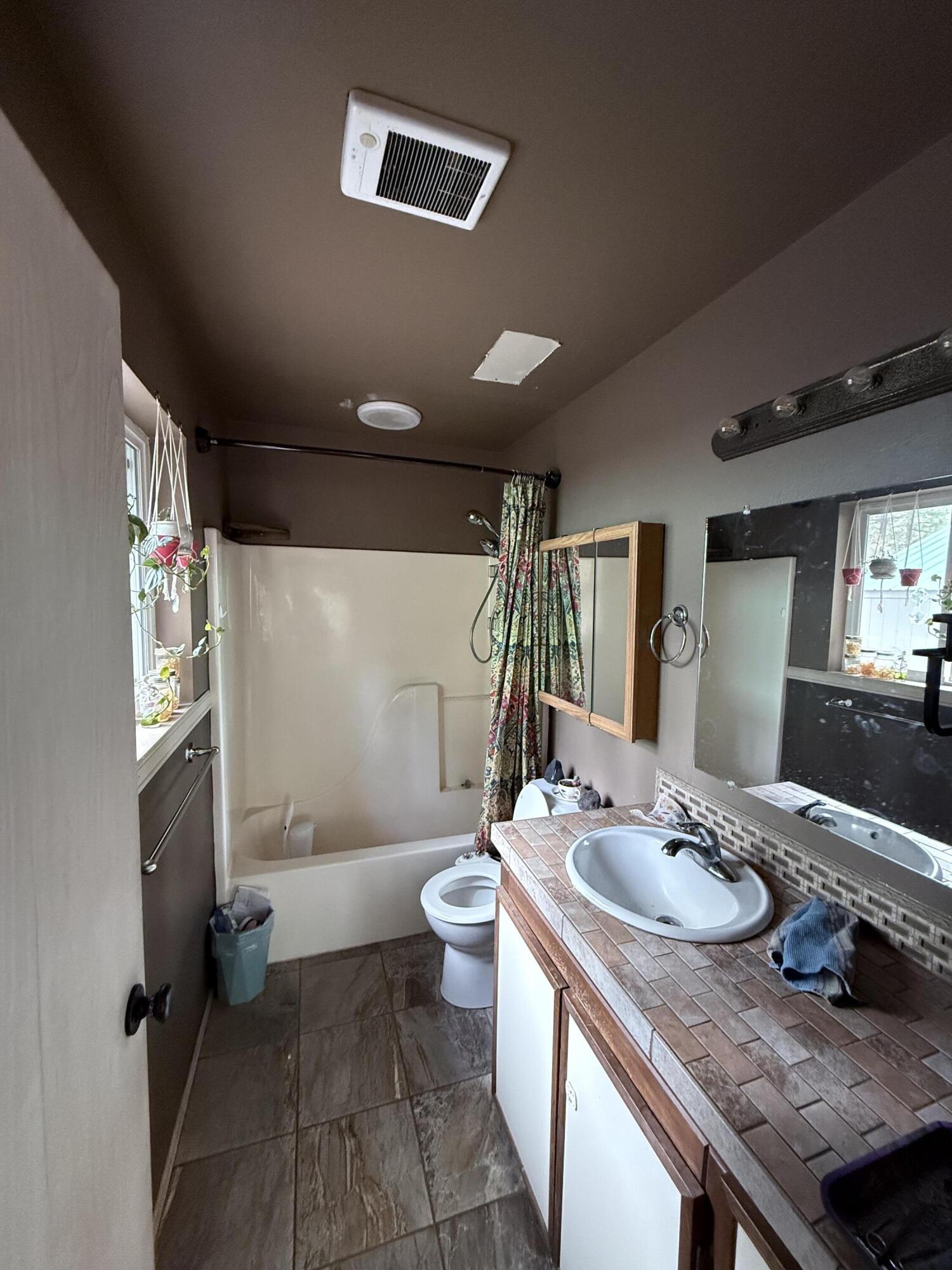 52090 Foxtail Road La Pine, OR 97739 - Photo 5 of 24 IMG_5426