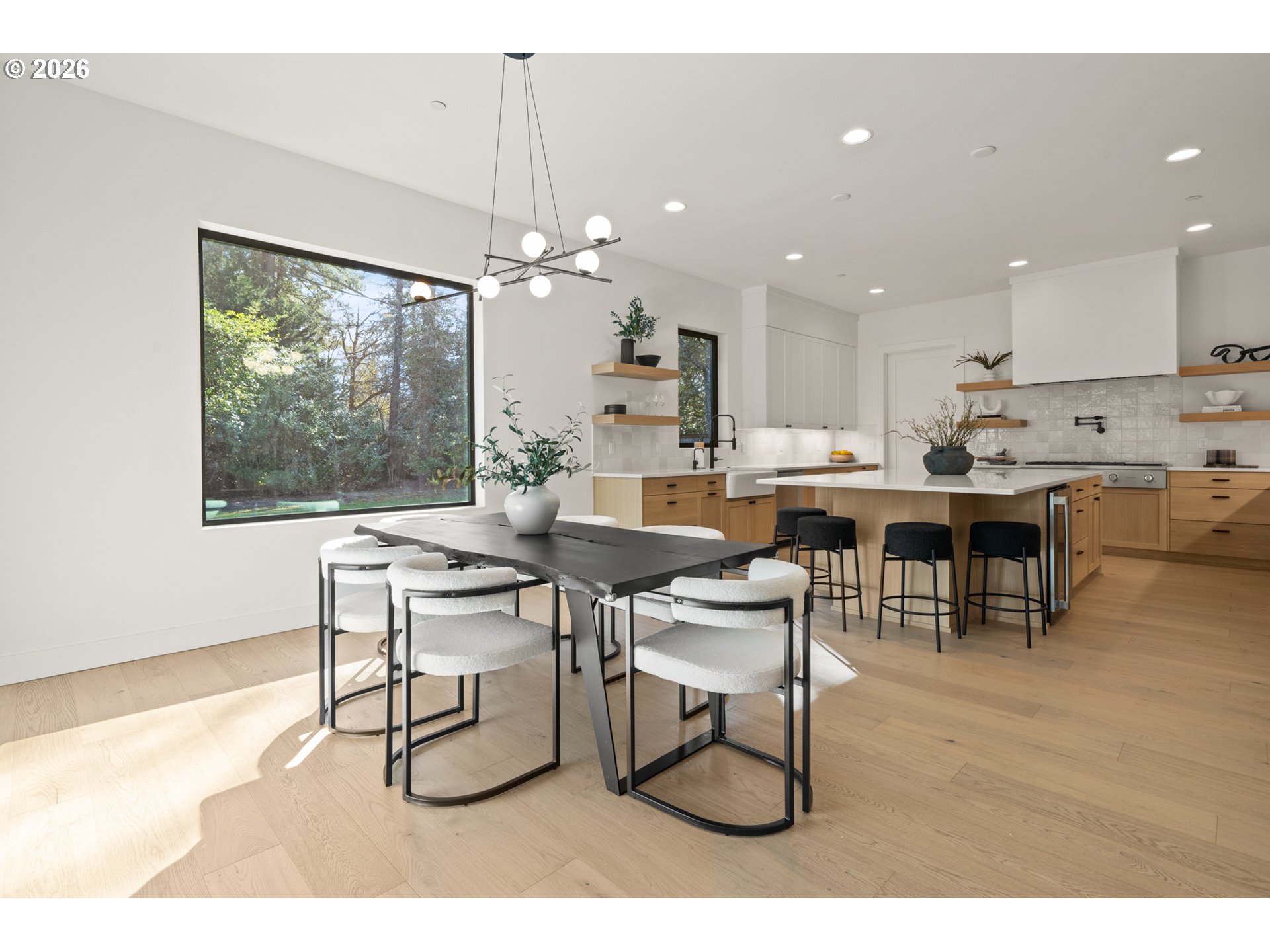 13733 Knaus Road Lake Oswego, OR 97034 - Photo 10 of 42 Gallery Image 10