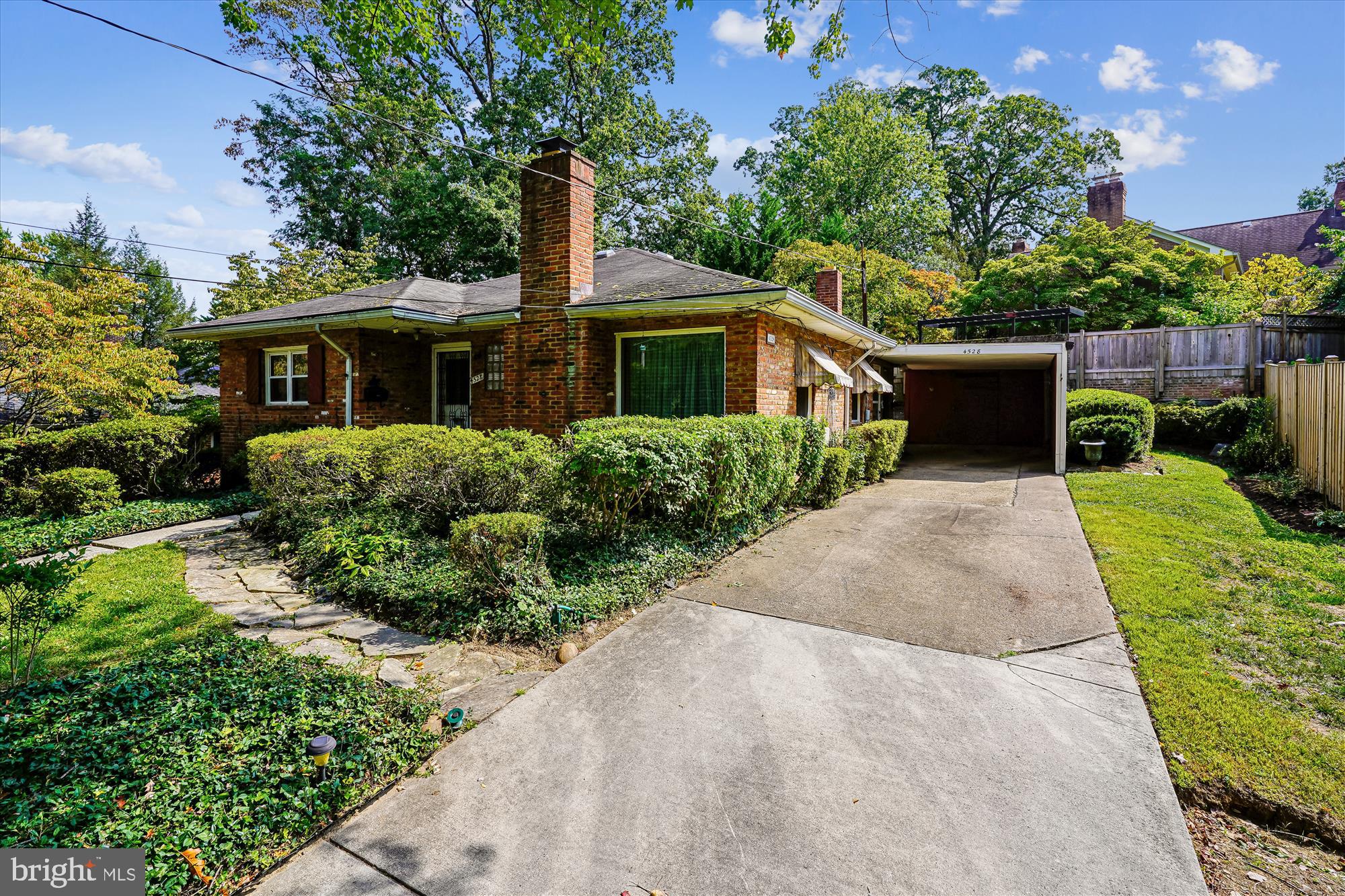 4528 North Dittmar Road Arlington, VA 22207 - Photo 4 of 20