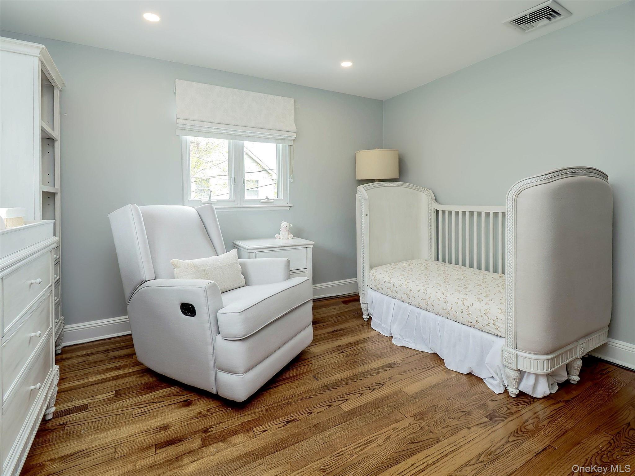 81 Huntington Road Garden City, NY 11530 - Photo 18 of 29