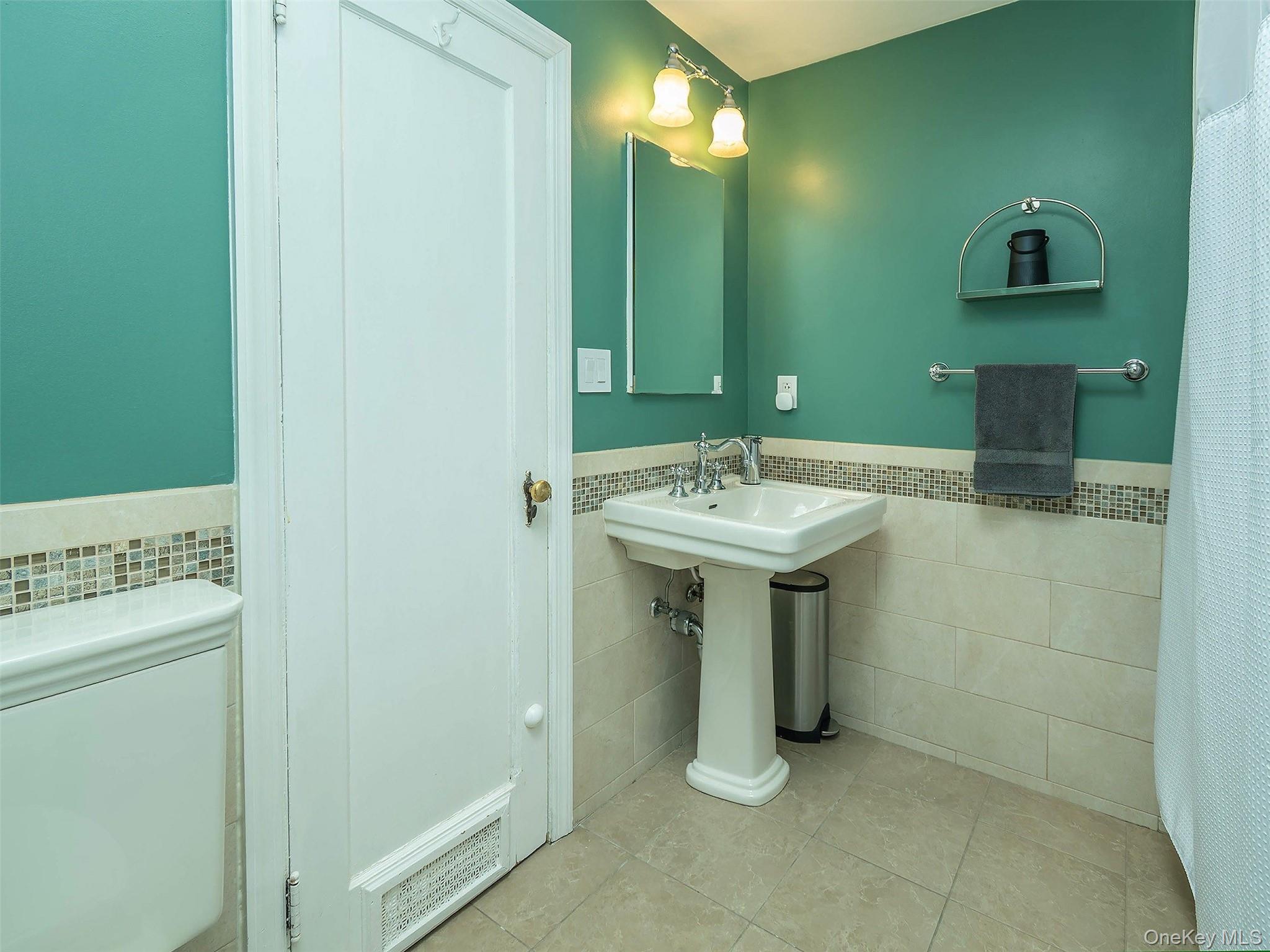 81 Huntington Road Garden City, NY 11530 - Photo 21 of 29