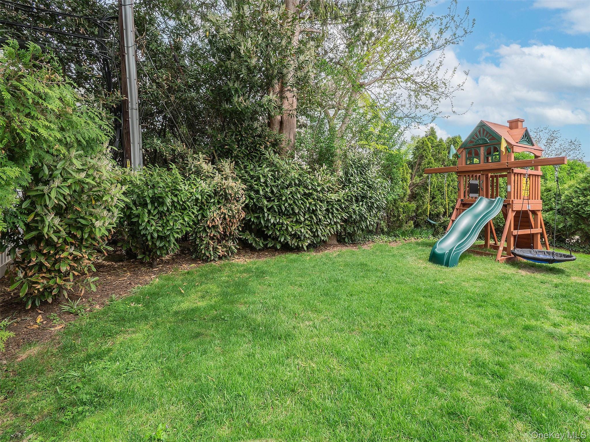 81 Huntington Road Garden City, NY 11530 - Photo 27 of 29