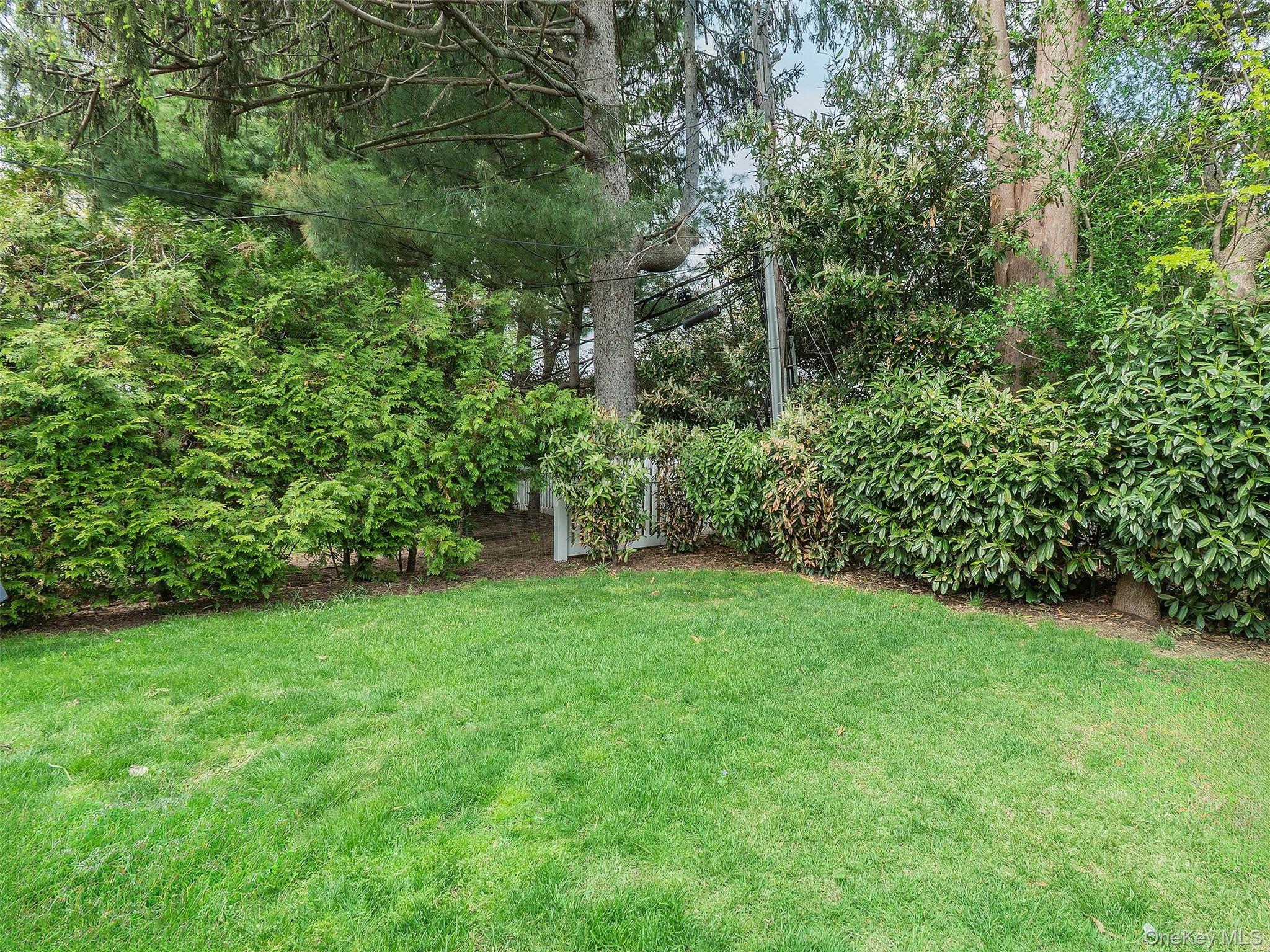 81 Huntington Road Garden City, NY 11530 - Photo 28 of 29