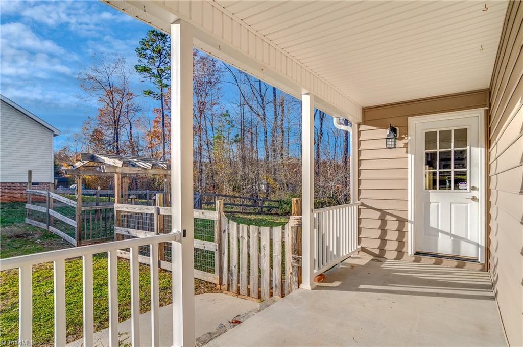 807 Raintree Court Randleman, NC 27317 - Photo 6 of 29 Gallery Image 6