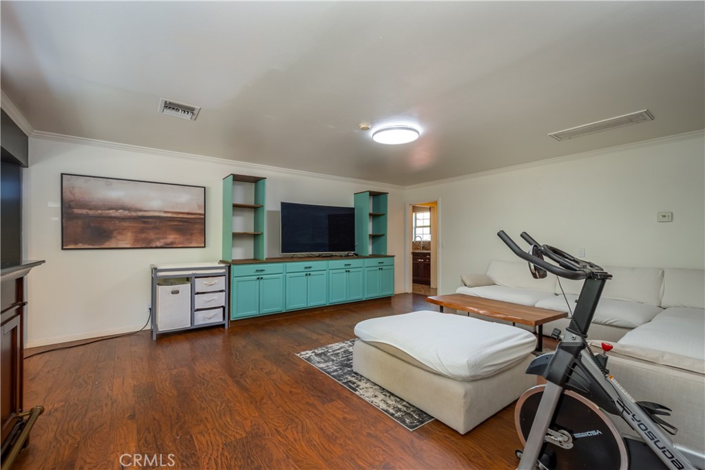 6143 Wisteria Street Simi Valley, CA 93063 - Photo 14 of 34