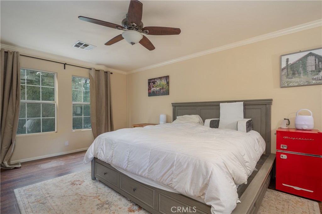 6143 Wisteria Street Simi Valley, CA 93063 - Photo 15 of 34
