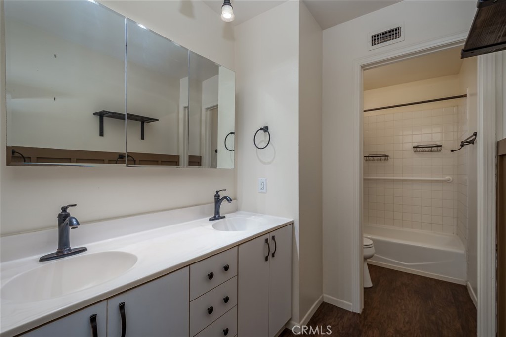 6143 Wisteria Street Simi Valley, CA 93063 - Photo 25 of 34