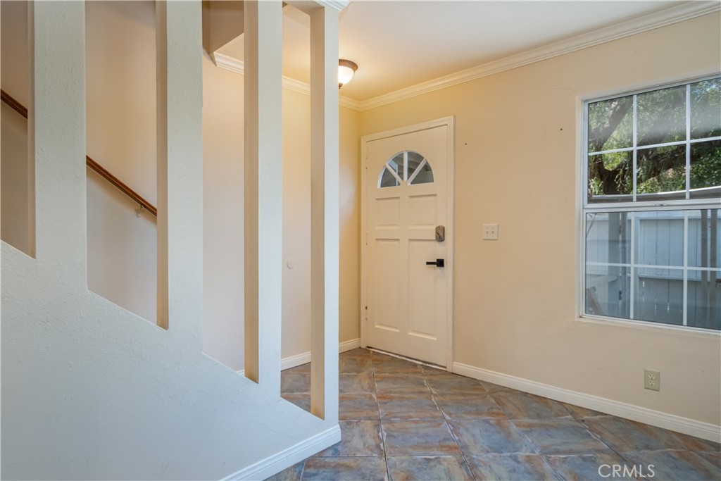 6143 Wisteria Street Simi Valley, CA 93063 - Photo 7 of 34
