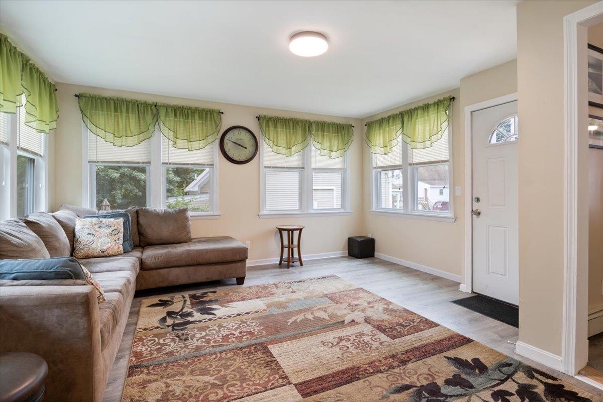 11 High Street Derry, NH 03038 - Photo 6 of 40 Gallery Image 6