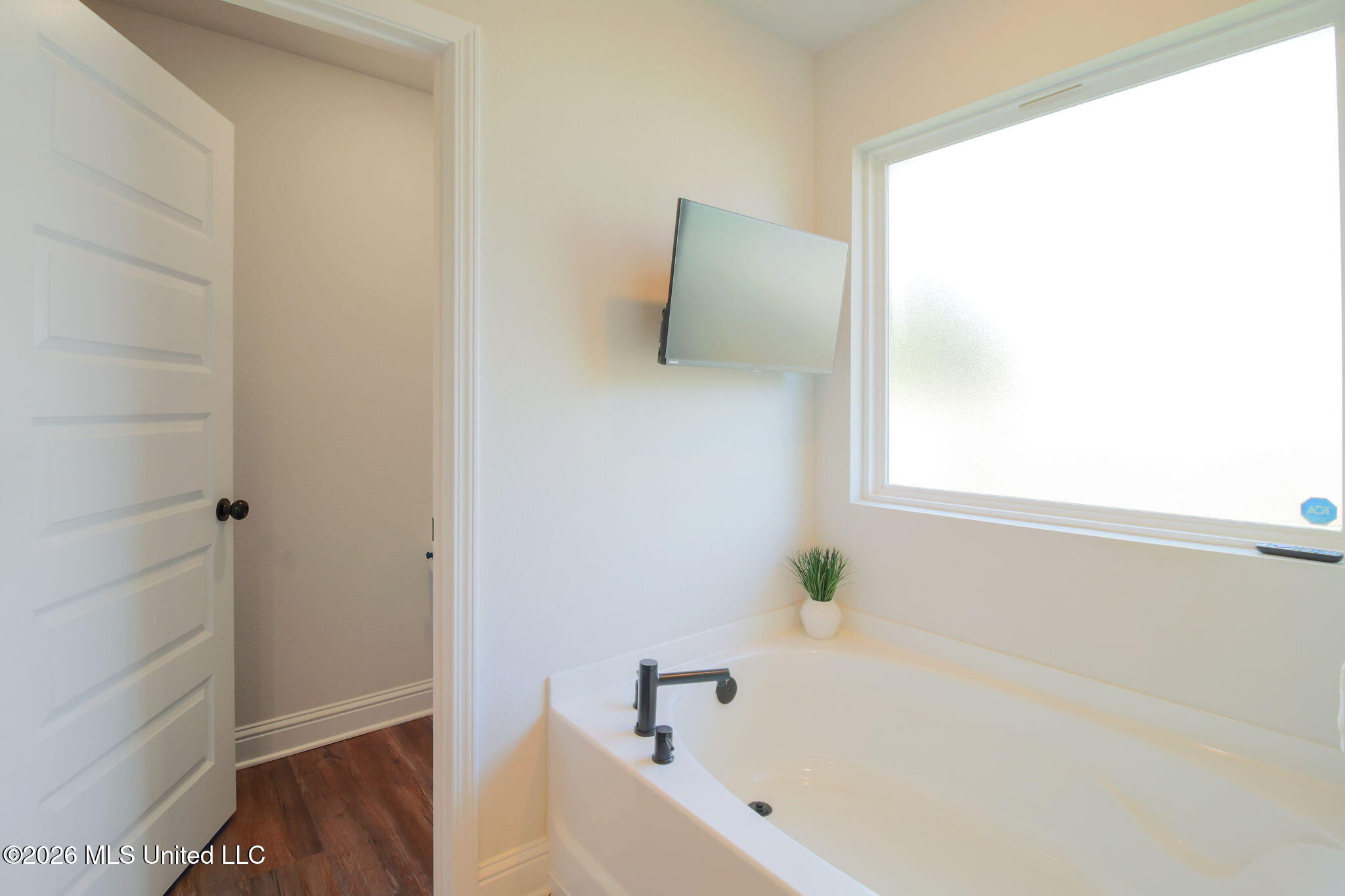 18417 South Carr Bridge Road Biloxi, MS 39532 - Photo 16 of 33 Primary Bathroom