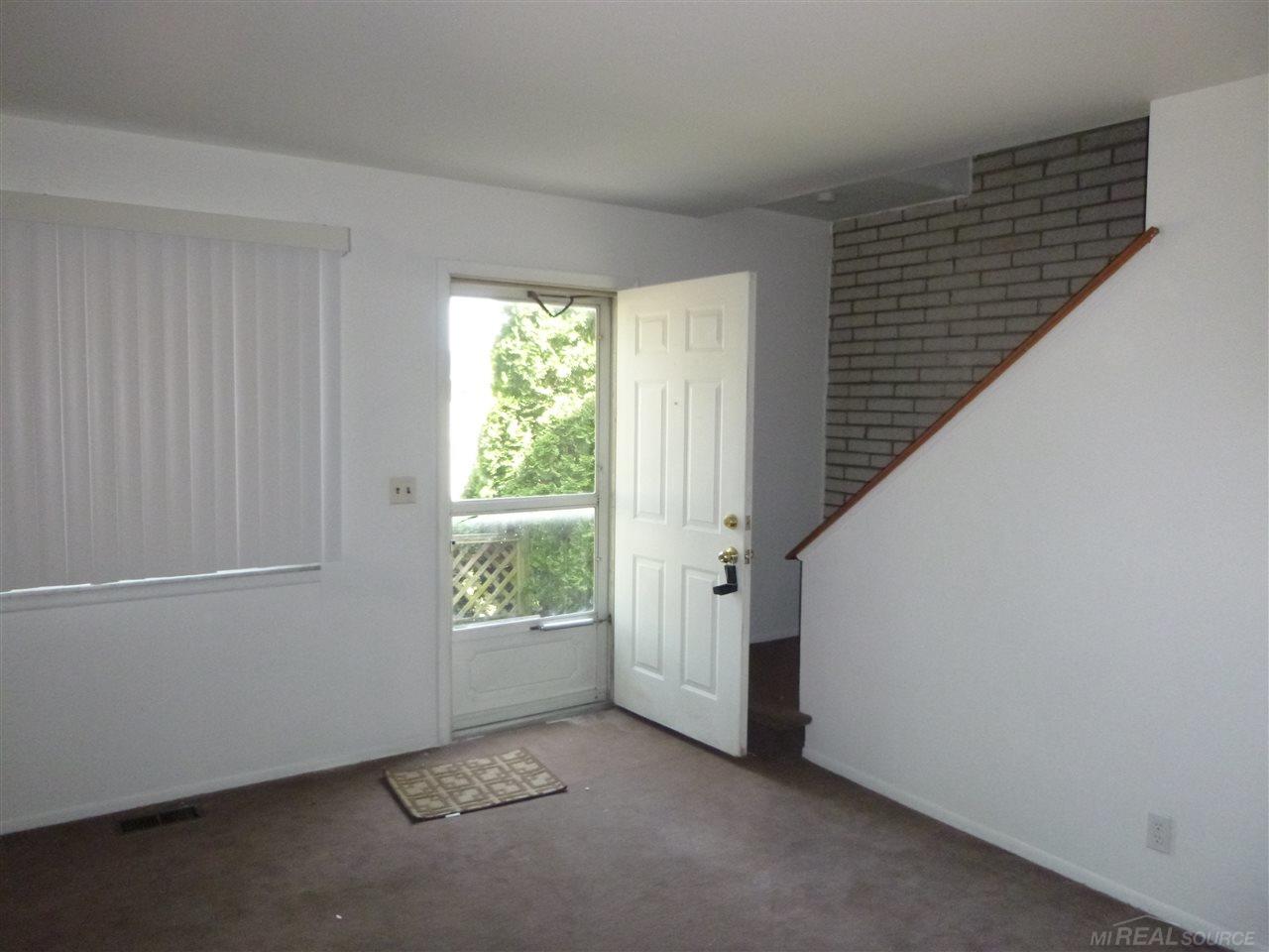 34071 Garfield Road Fraser, MI 48026 - Photo 7 of 12