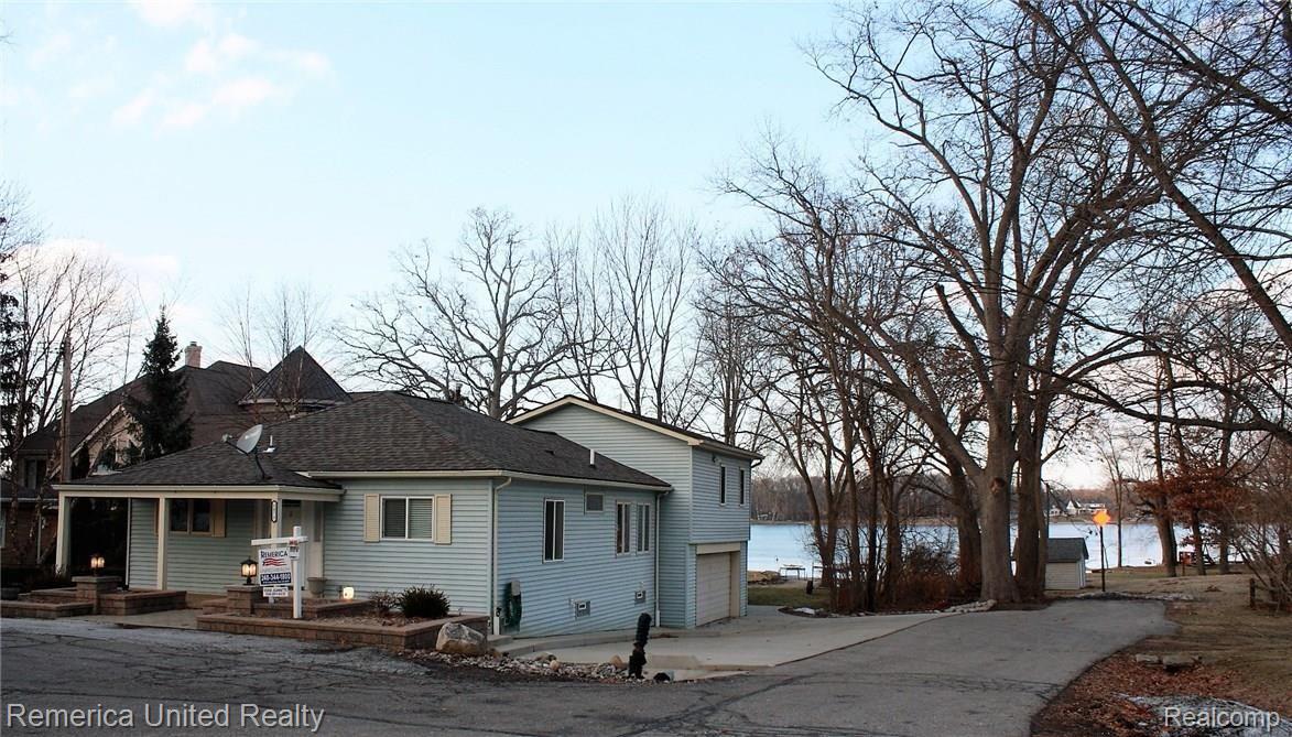1873 Ladd Road Walled Lake, MI 48390 - Photo 1 of 50 IMG_0067 (2).JPG