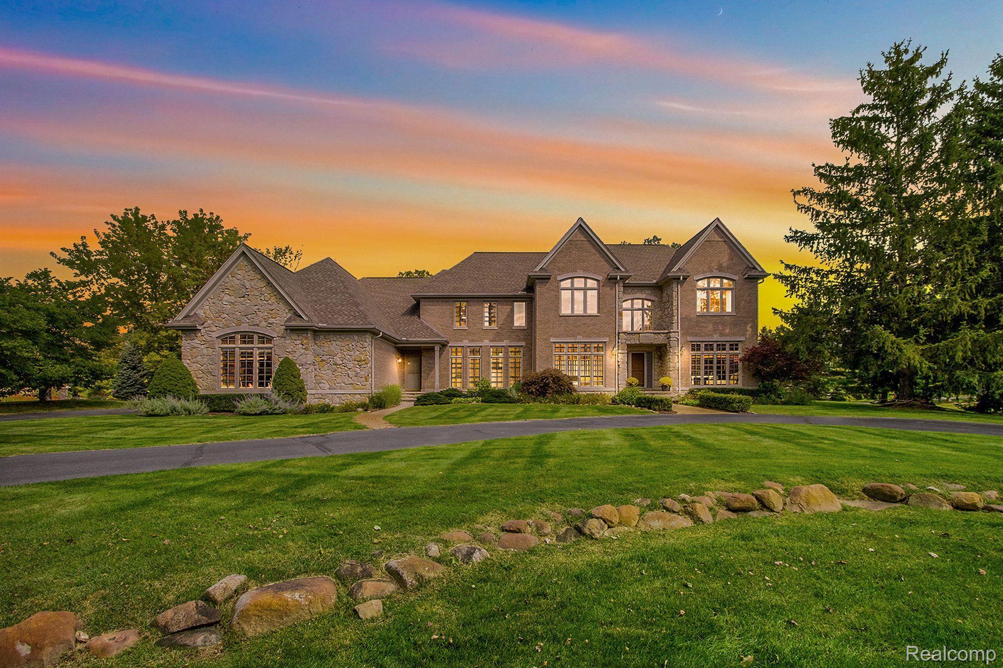 7907 Bridge Valley Clarkston, MI 48348 - Photo 44 of 62 Gallery Image 44