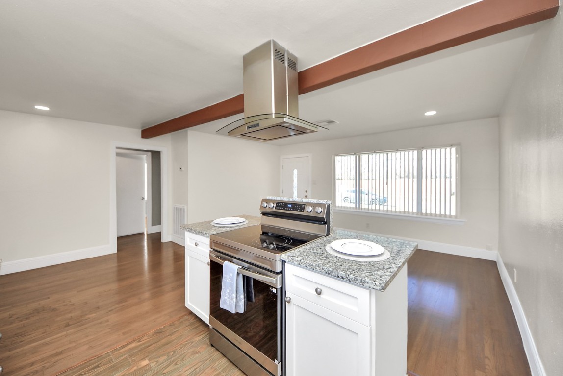 119 Burke Road Pasadena, TX 77506 - Photo 12 of 47