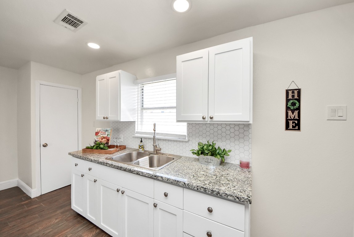 119 Burke Road Pasadena, TX 77506 - Photo 18 of 47