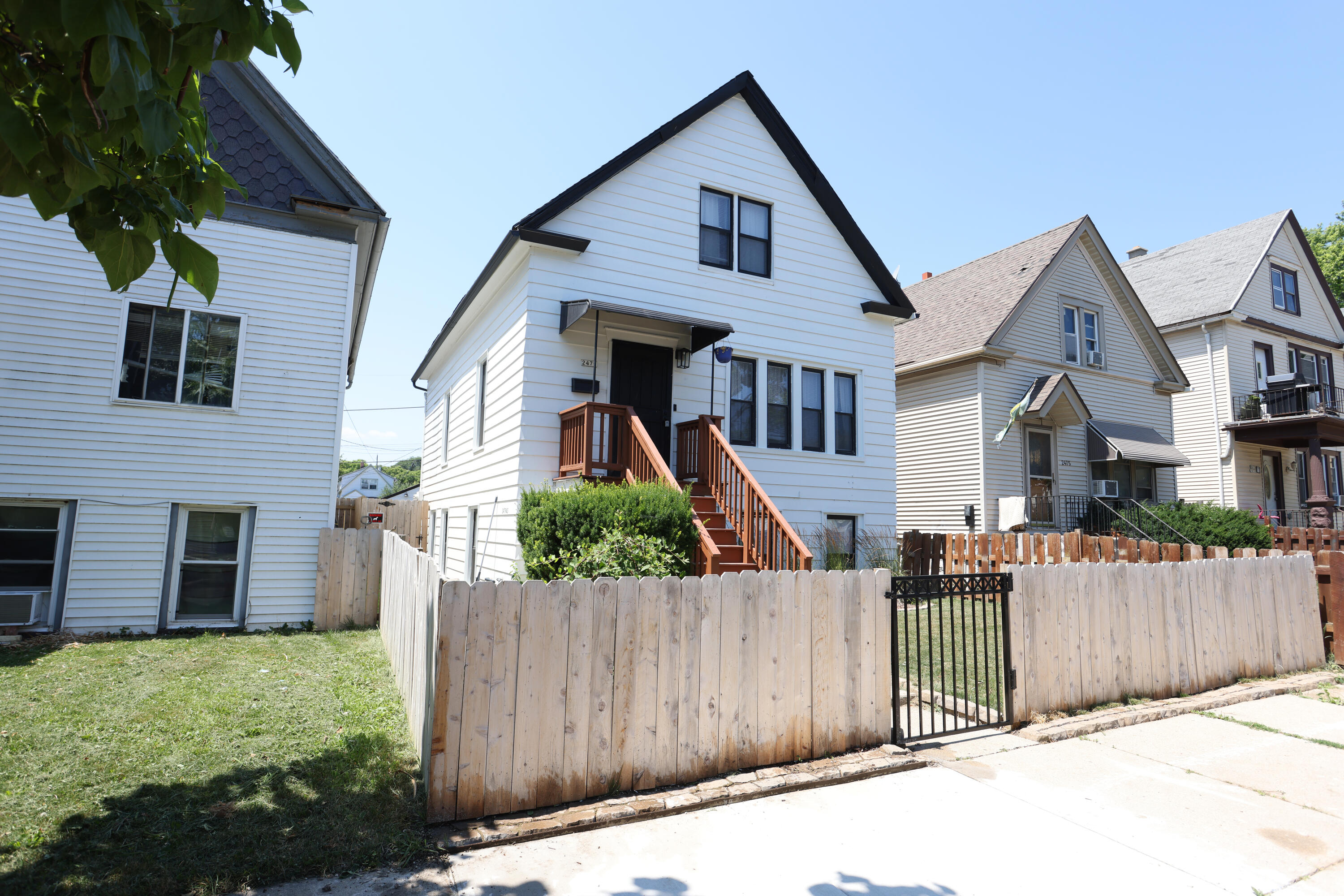 2479 South 10th Street Milwaukee, WI 53215 - Photo 1 of 26 Exterior