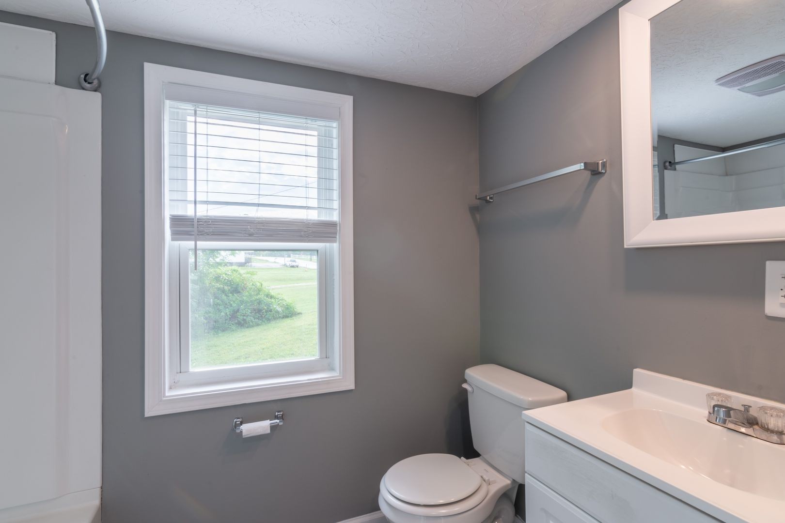 605 Days Road Lafayette, TN 37083 - Photo 13 of 17