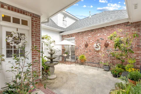 $399,000 | 102 Villere Circle, Lafayette, LA 70506