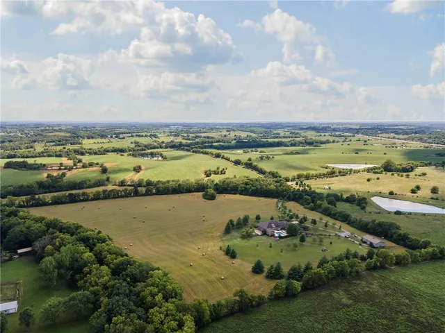 $2,000,000 | 15600 Northeast 124 Street, Kearney, MO 64060