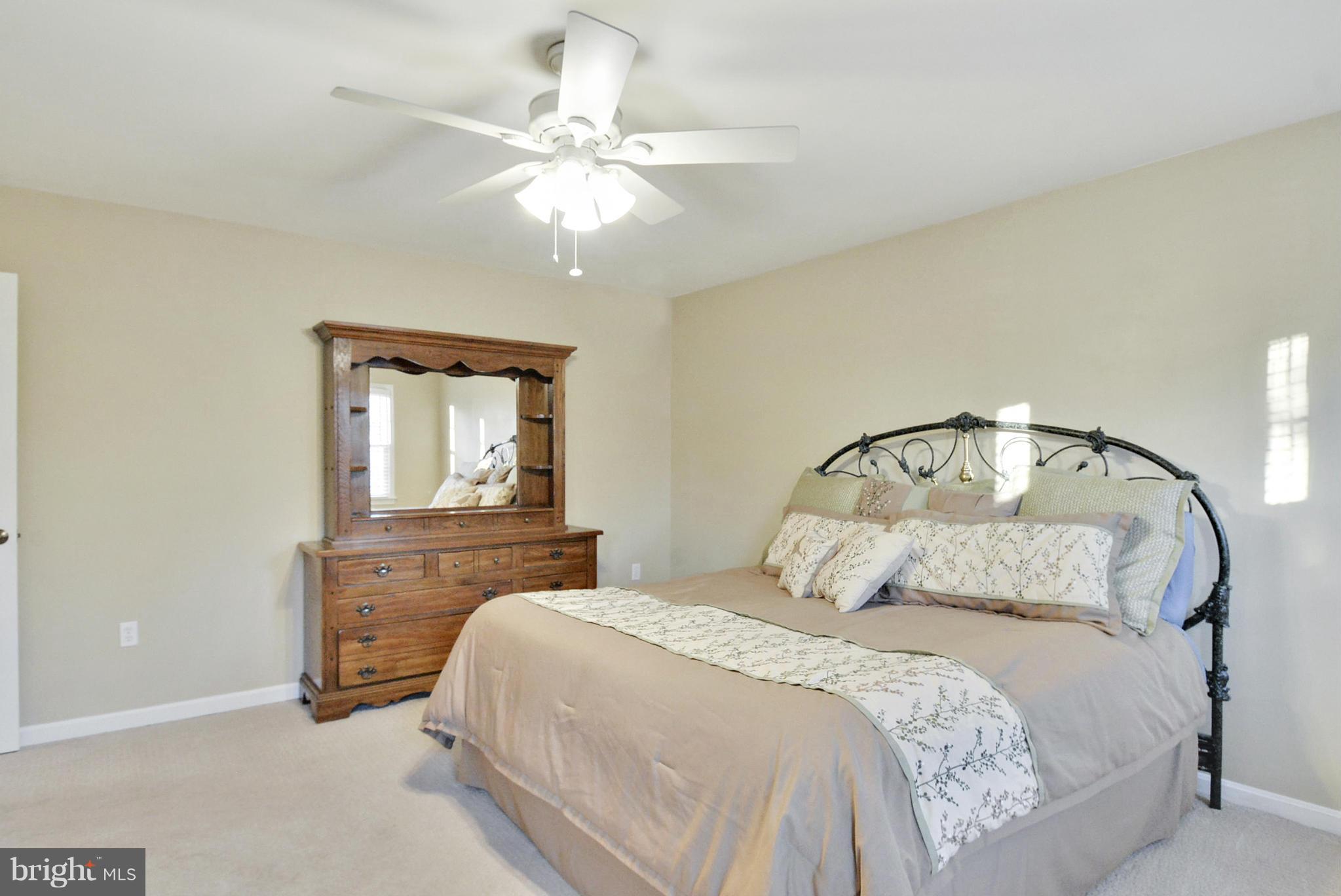 7802 Richfield Road Springfield, VA 22153 - Photo 18 of 30 Bedroom (Master)
