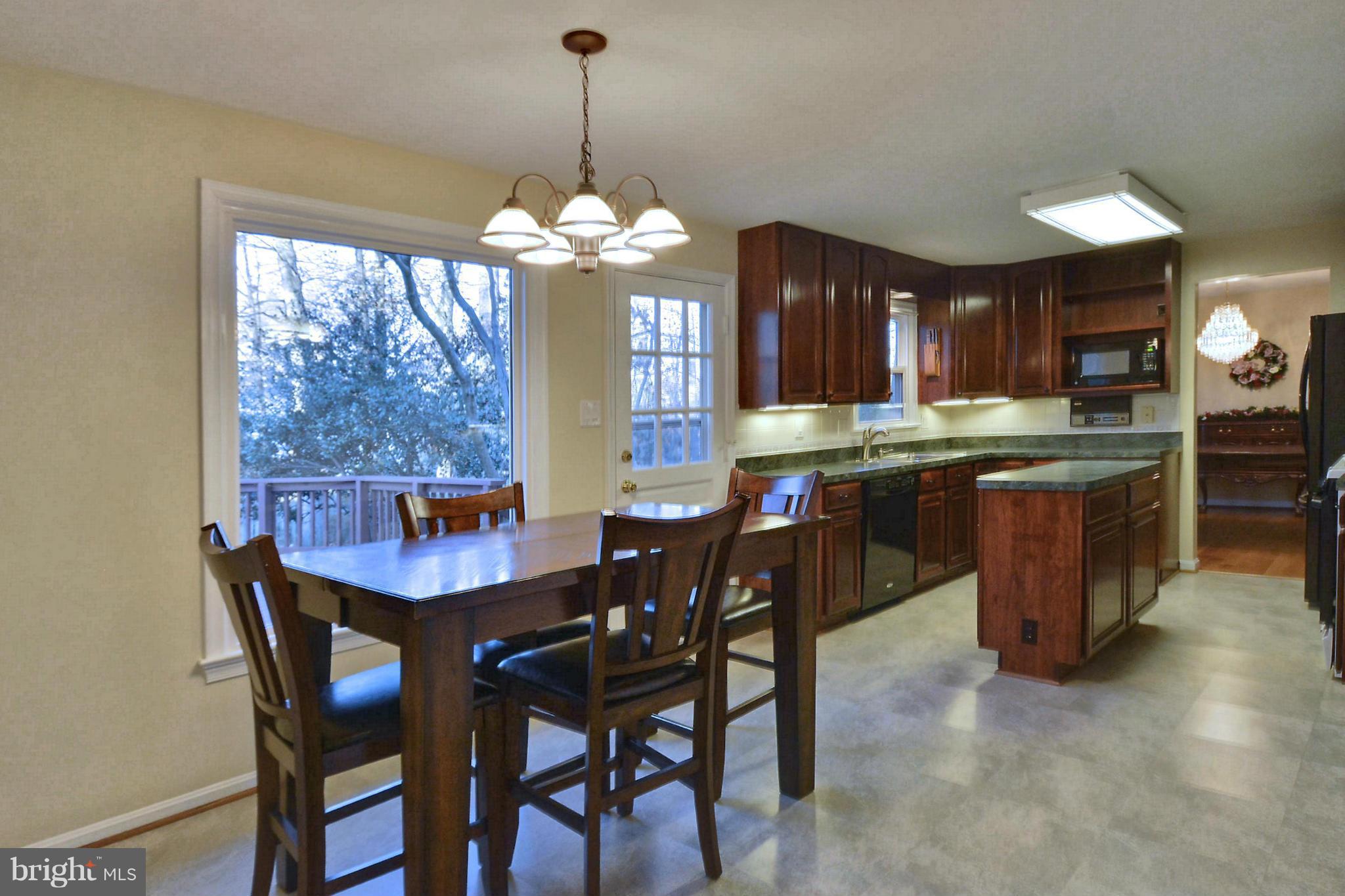 7802 Richfield Road Springfield, VA 22153 - Photo 9 of 30 Interior (General)