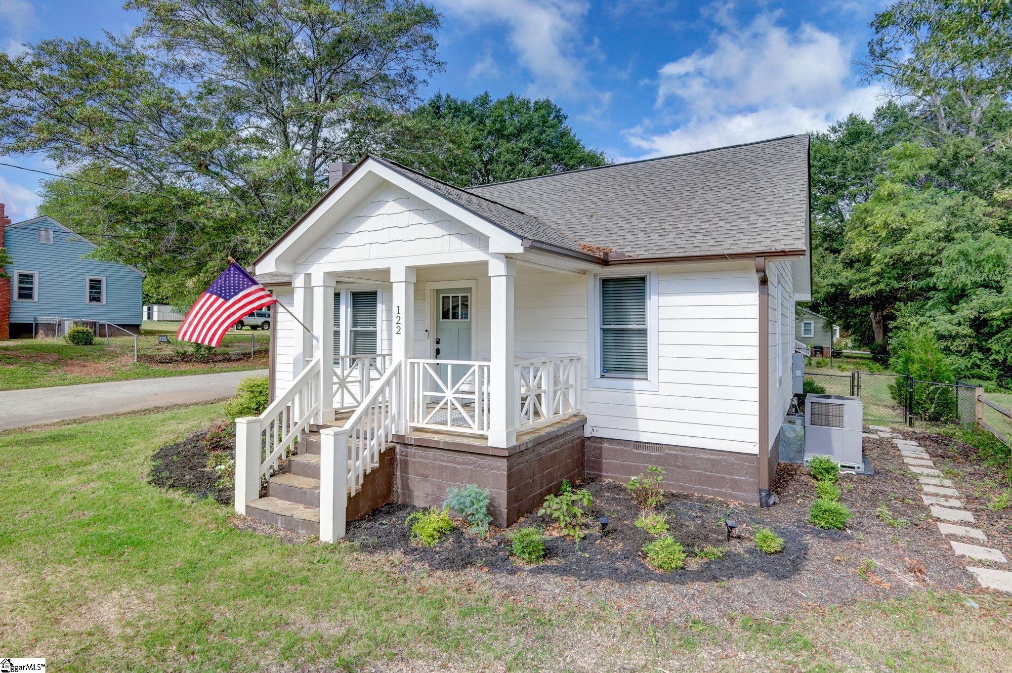 122 Parkins Mill Road Greenville, SC 29607 - Photo 3 of 43