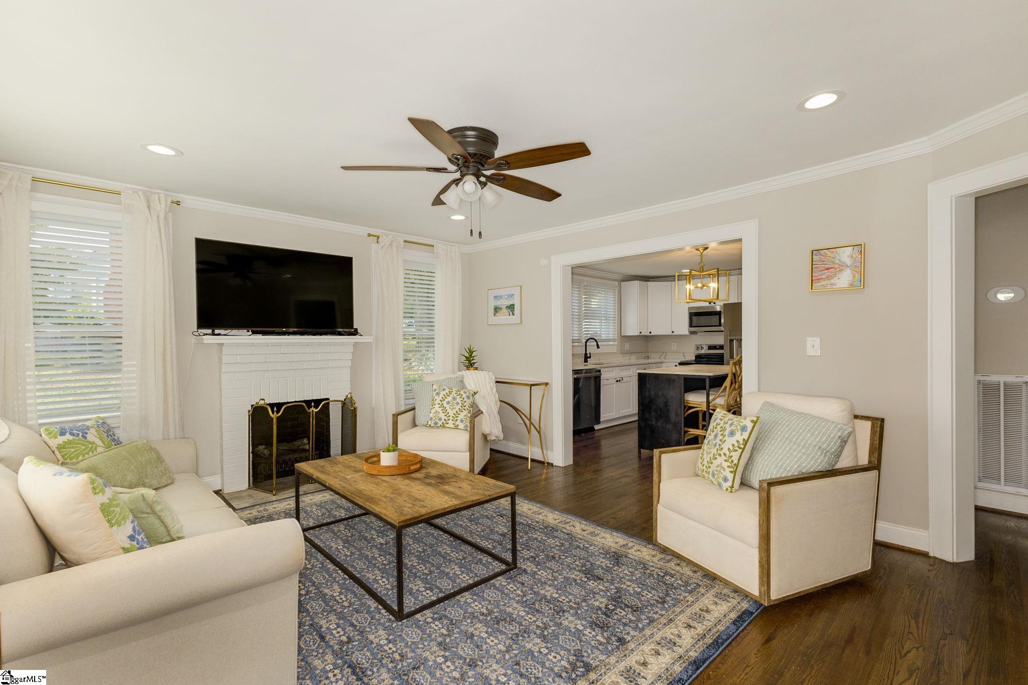 122 Parkins Mill Road Greenville, SC 29607 - Photo 6 of 43