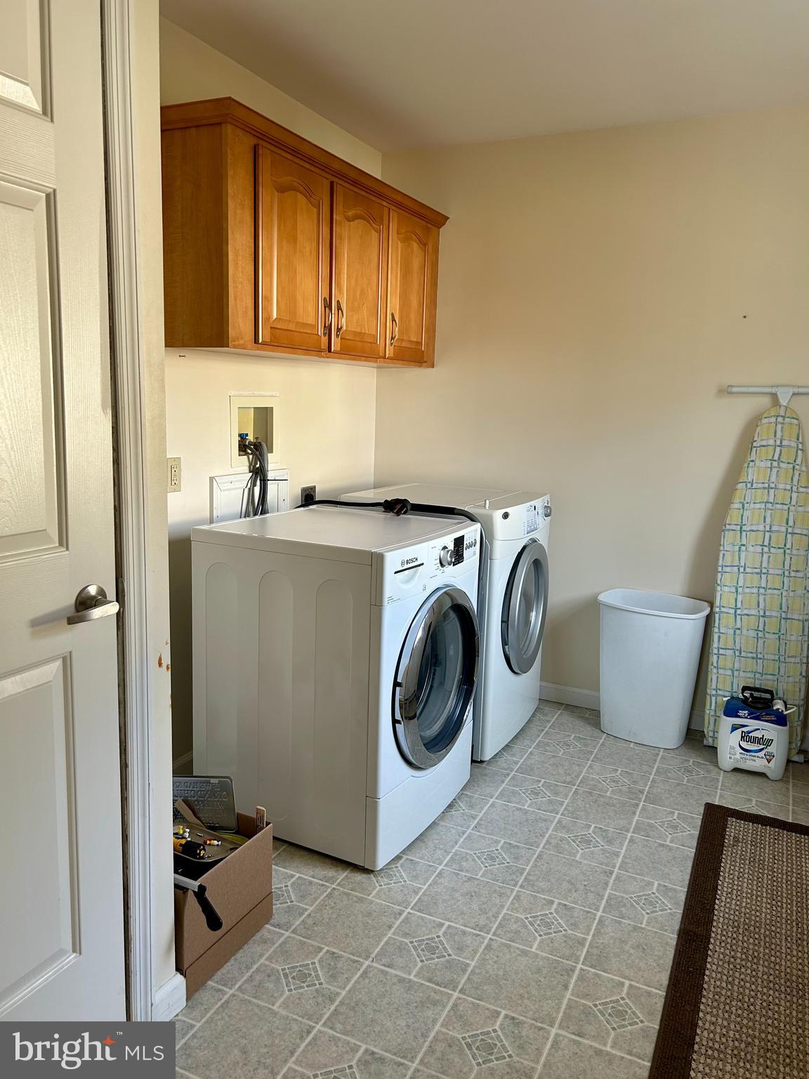 5 Reid Drive Nottingham, PA 19362 - Photo 21 of 23 a utility room with sink dryer and washer