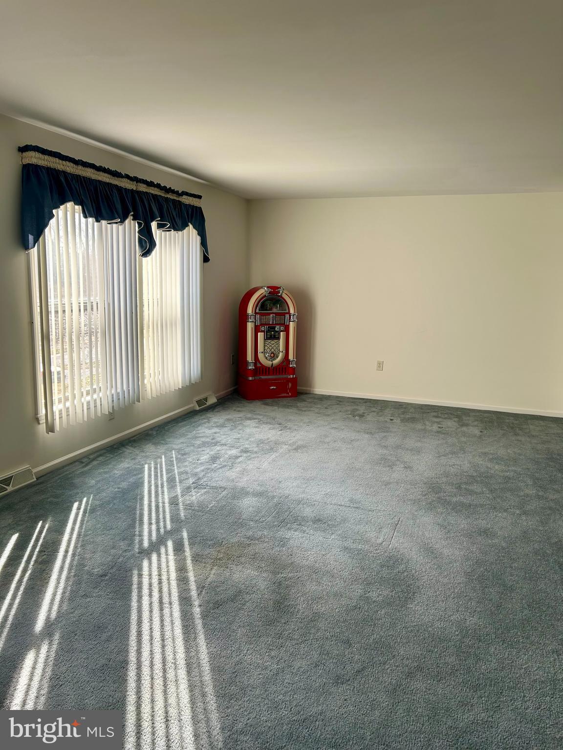 5 Reid Drive Nottingham, PA 19362 - Photo 3 of 23 a view of an empty room and window