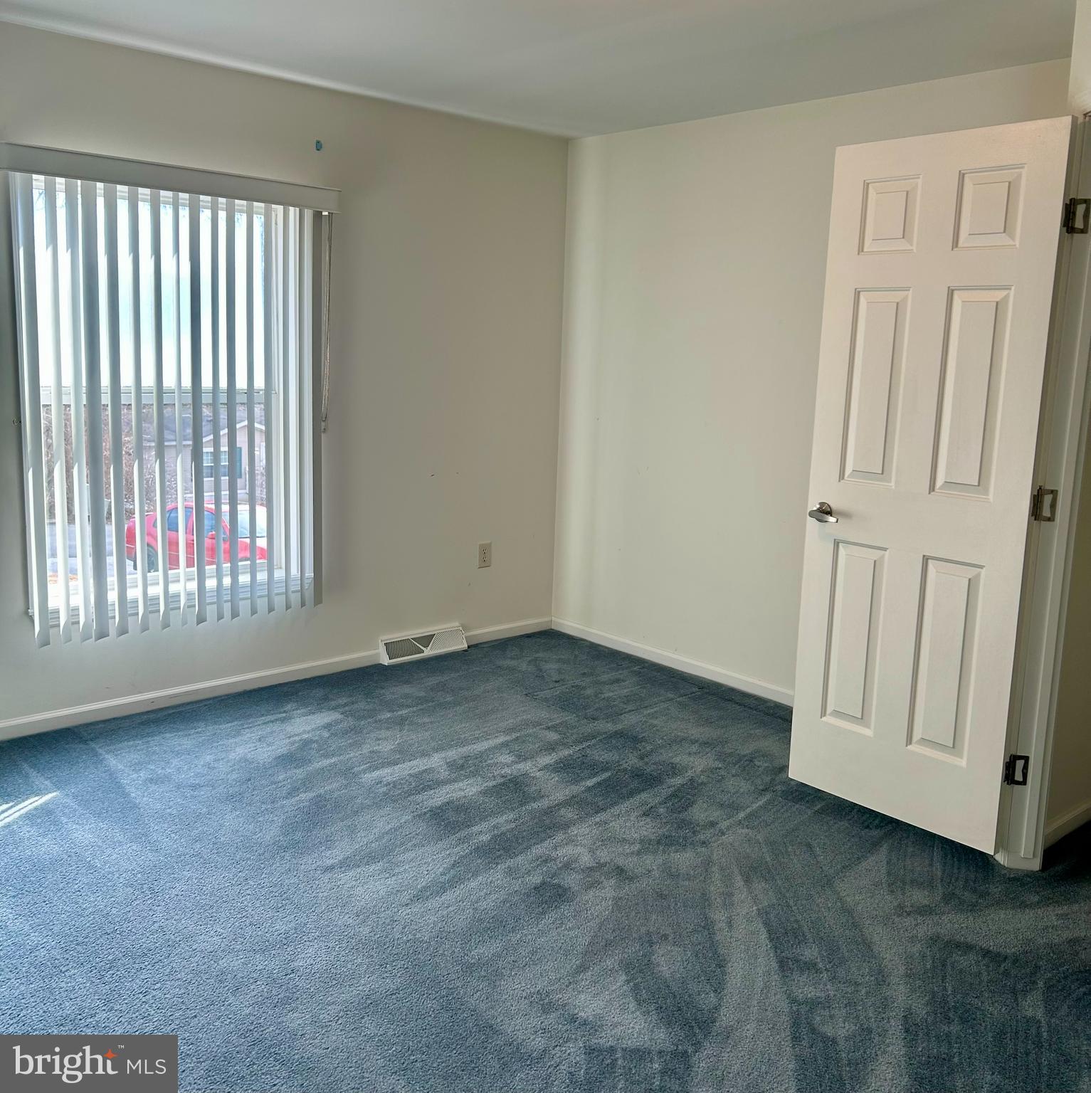 5 Reid Drive Nottingham, PA 19362 - Photo 10 of 23 a view of a livingroom with an empty space