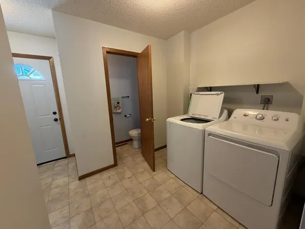 $189,900 | 910 2nd Street Northeast, Roseau, MN 56751