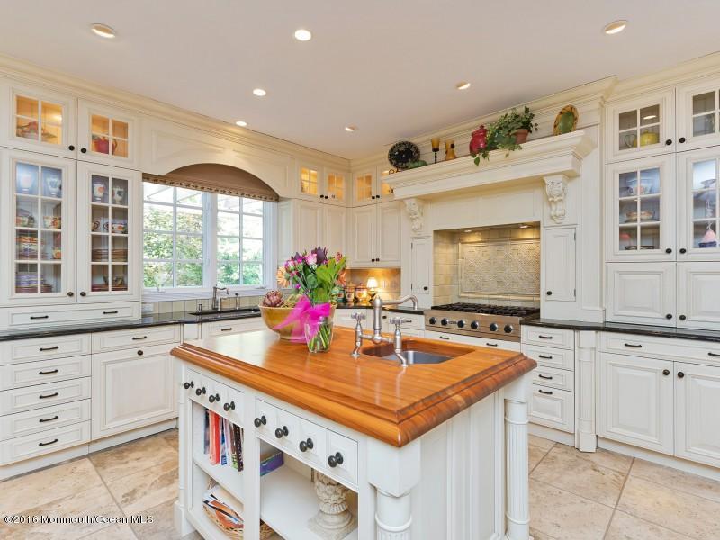 4 Concord Court Colts Neck, NJ 07722 - Photo 7 of 52 024-204705-IMG_6488_4331675