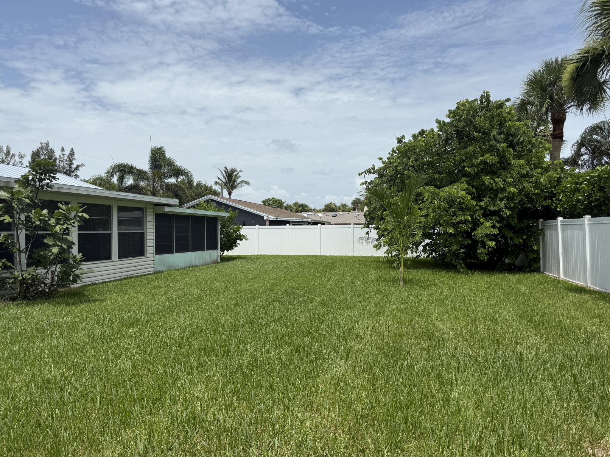 1916 Coconut Drive Fort Pierce, FL 34949 - Photo 27 of 33 Back yard