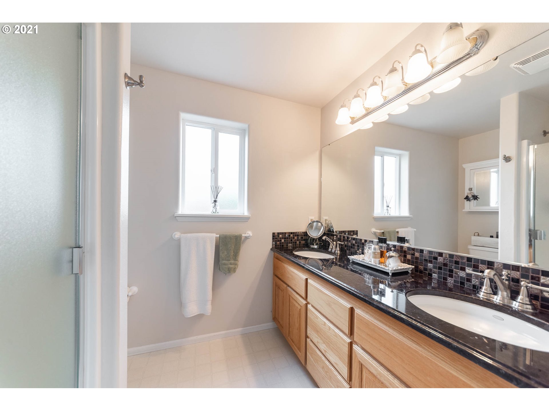 3354 Merryvale Road Eugene, OR 97404 - Photo 17 of 31 Gallery Image 17