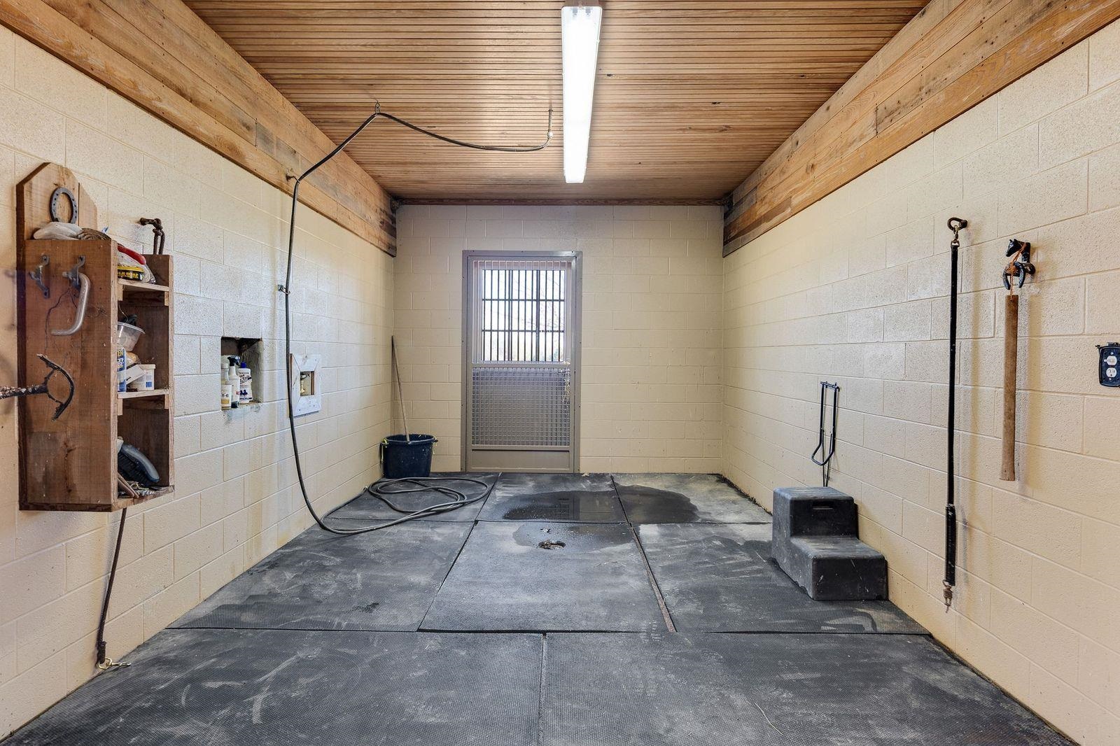 6085 Yum Yum Road Somerville, TN 38068 - Photo 36 of 40 a view of an empty room