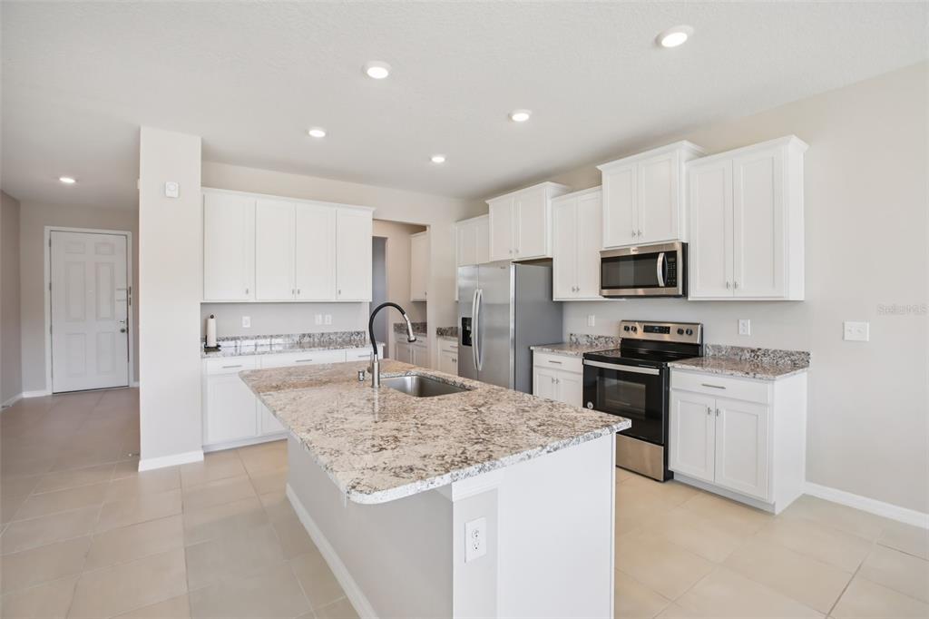 10864 Tally Fawn Loop San Antonio, FL 33576 - Photo 6 of 30